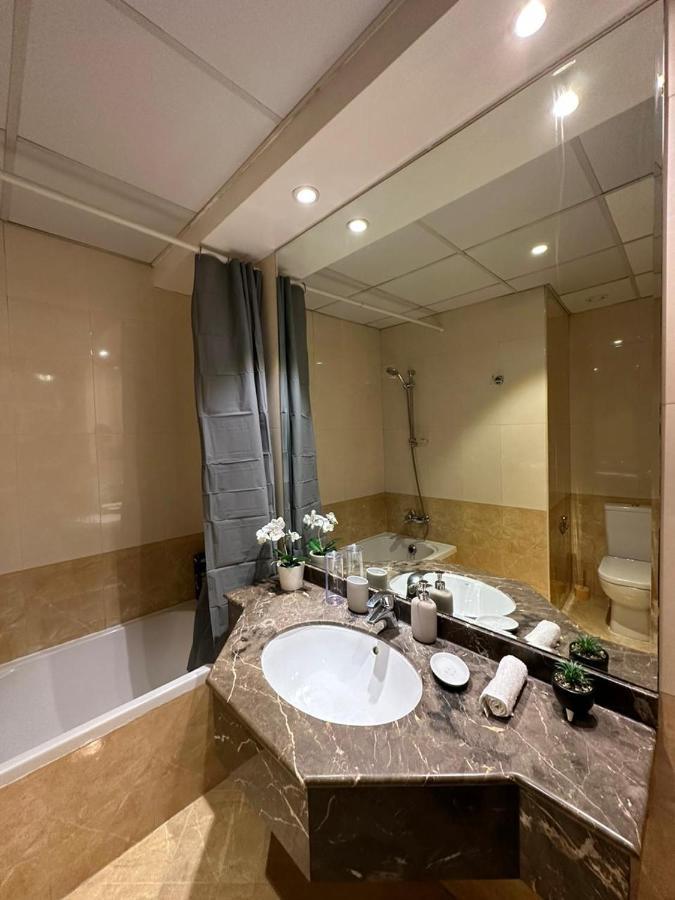 Step Into Serenity - Discover Modern Living In 1Br Apartment With Panoramic Views In Dubai Marina Near Jbr Walk, Beach And Bla Bla Club Экстерьер фото